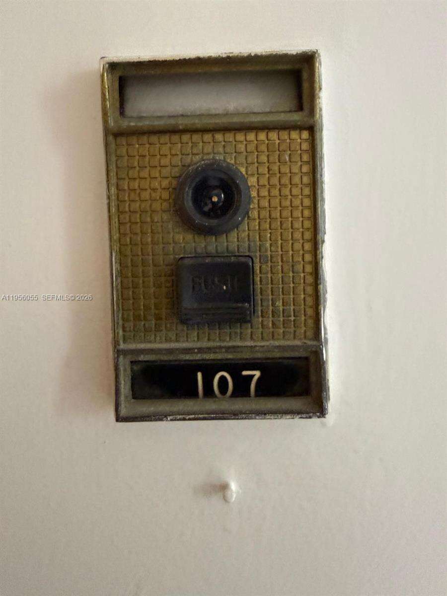 The Carriage House at 5401 Collins Ave, Miami Beach, FL 33140 - For Sale photo 3