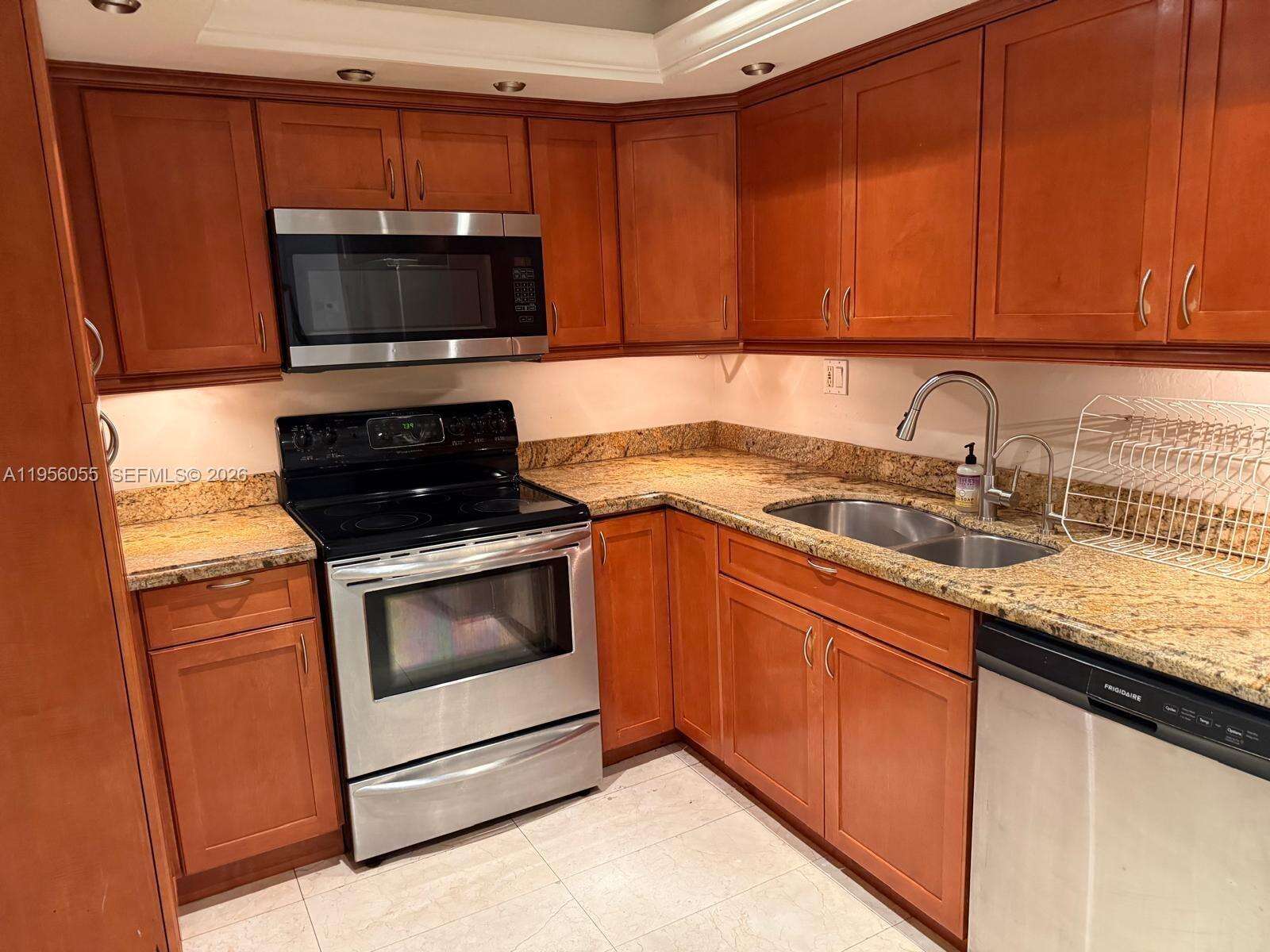 The Carriage House at 5401 Collins Ave, Miami Beach, FL 33140 - For Sale photo 5