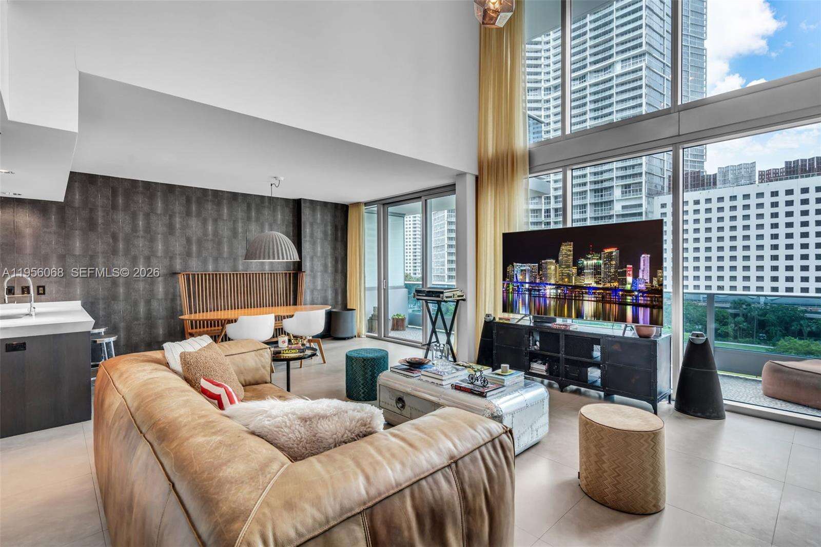 EPIC WEST - 200 Biscayne Blvd Way, Miami, FL 33131 | Picture 2