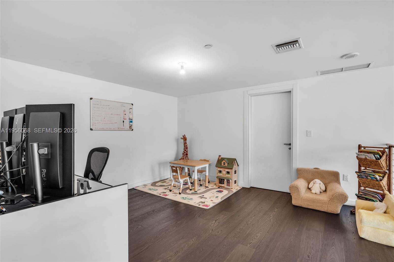 EPIC WEST - 200 Biscayne Blvd Way, Miami, FL 33131 | Picture 17