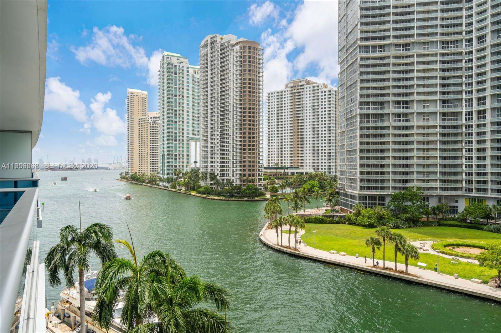 EPIC WEST - 200 Biscayne Blvd Way, Miami, FL 33131 | Picture 3