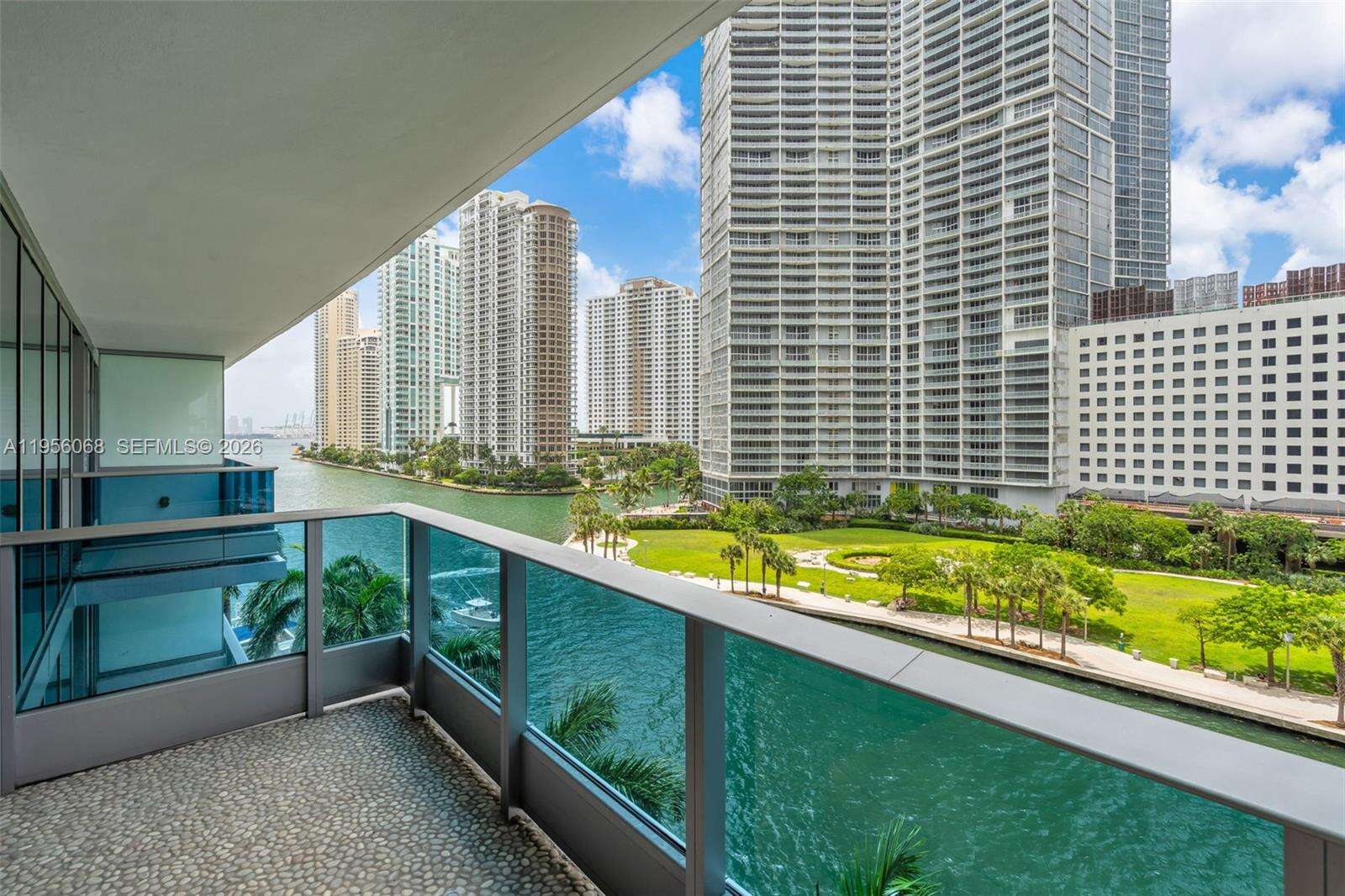 EPIC WEST - 200 Biscayne Blvd Way, Miami, FL 33131 | Picture 28