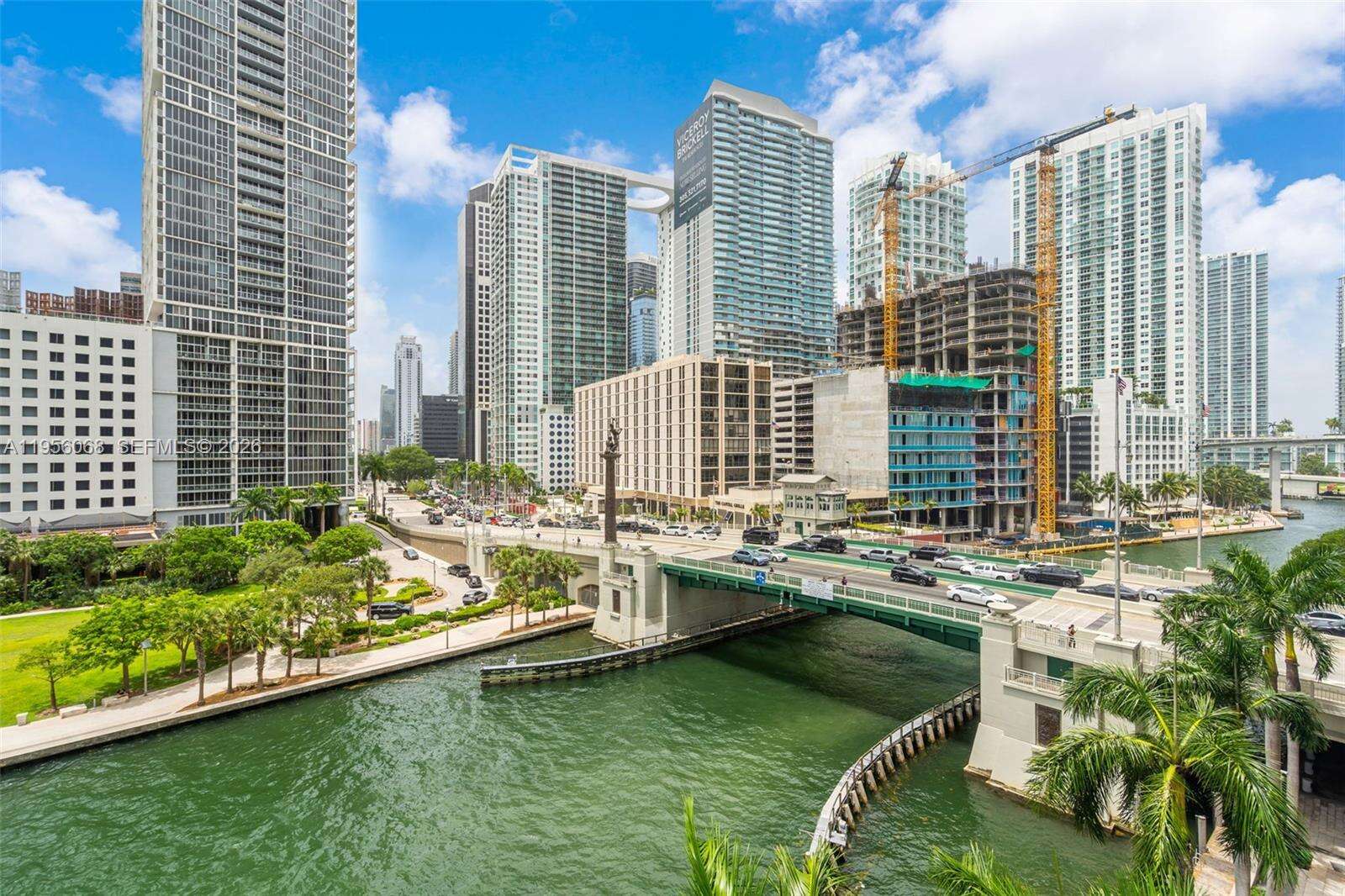 EPIC WEST - 200 Biscayne Blvd Way, Miami, FL 33131 | Picture 4