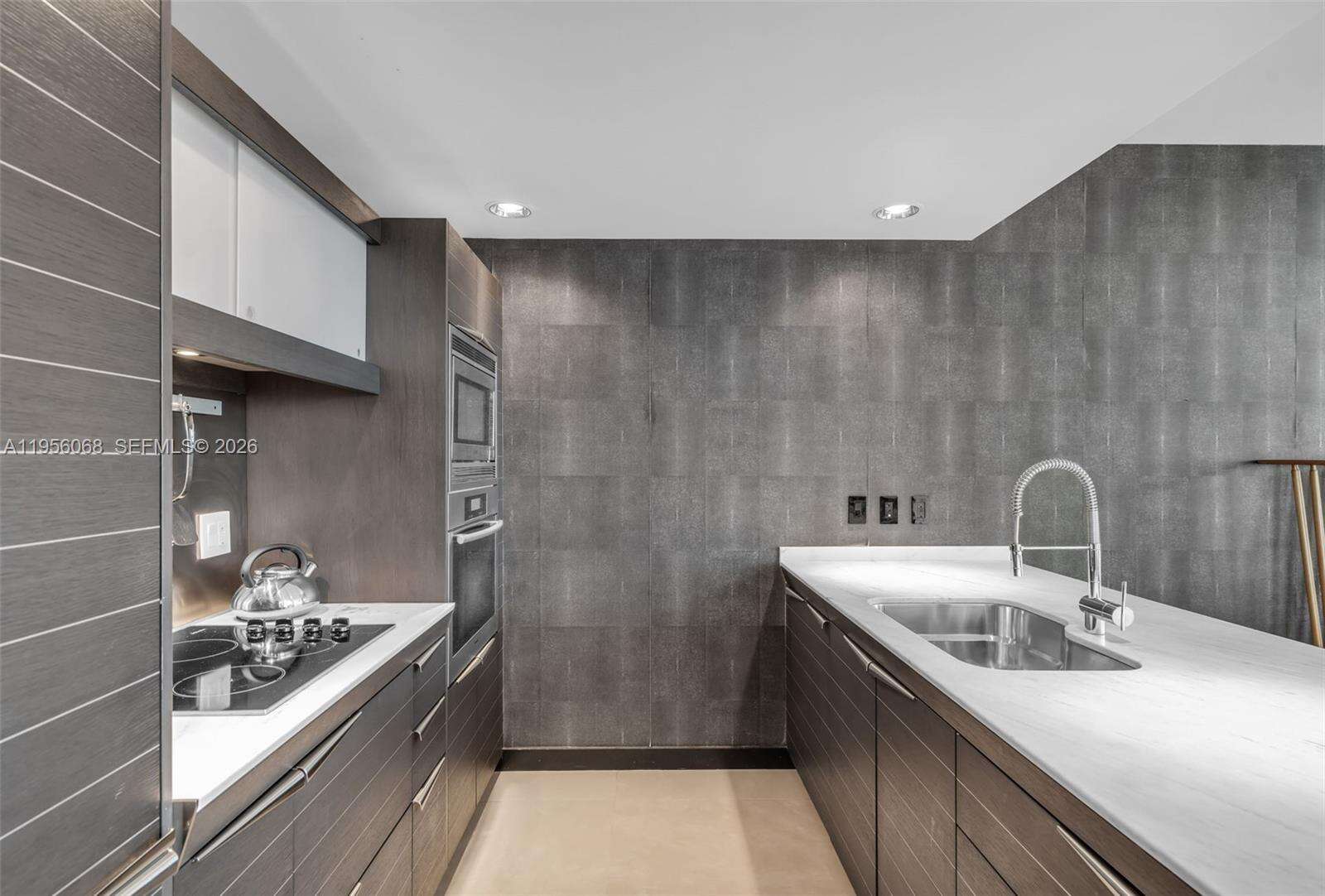 EPIC WEST - 200 Biscayne Blvd Way, Miami, FL 33131 | Picture 9