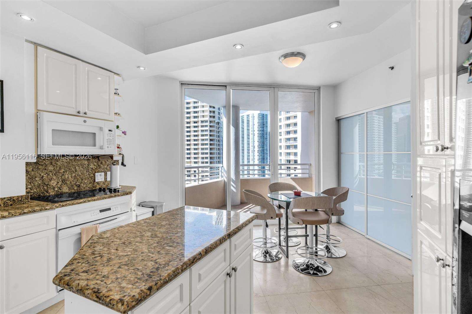 TWO TEQUESTA POINT - 808 Brickell Key Dr, Miami, FL 33131 | Picture 21