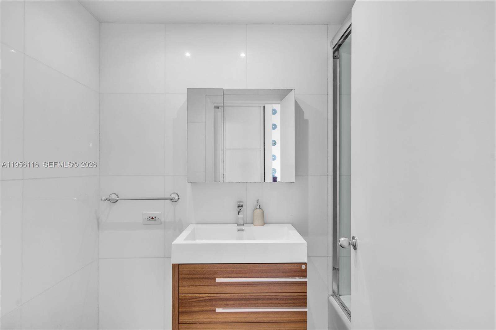 TWO TEQUESTA POINT - 808 Brickell Key Dr, Miami, FL 33131 | Picture 28