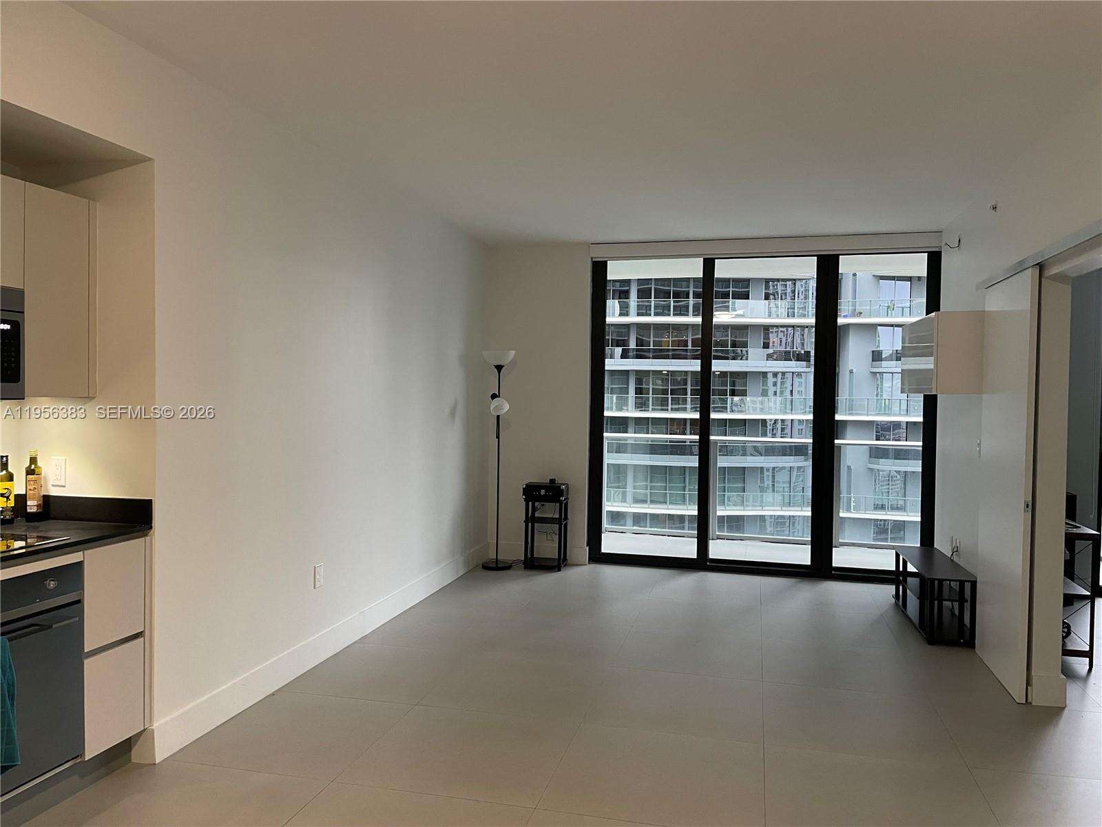 1010 Brickell at 1010 Brickell Ave, Miami, FL 33131 - For Sale photo 3
