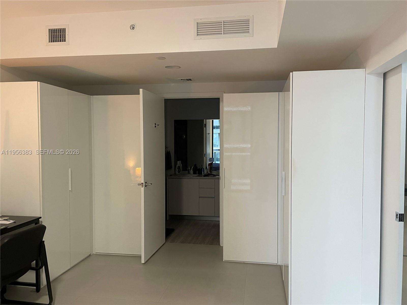 1010 Brickell at 1010 Brickell Ave, Miami, FL 33131 - For Sale photo 9