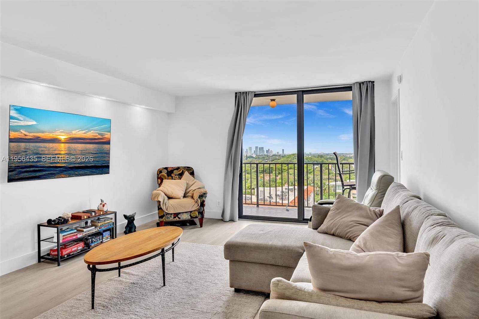 Oceanfront Plaza at 2625 Collins Ave, Miami Beach, FL 33140 - For Sale photo 6