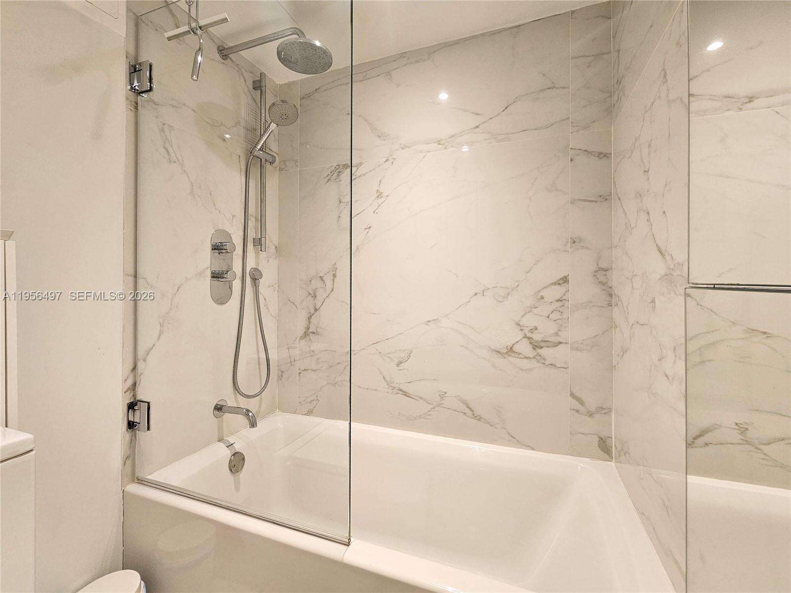 Brickell Bay Club at 2333 Brickell Ave, Miami, FL 33129 - For Sale photo 25