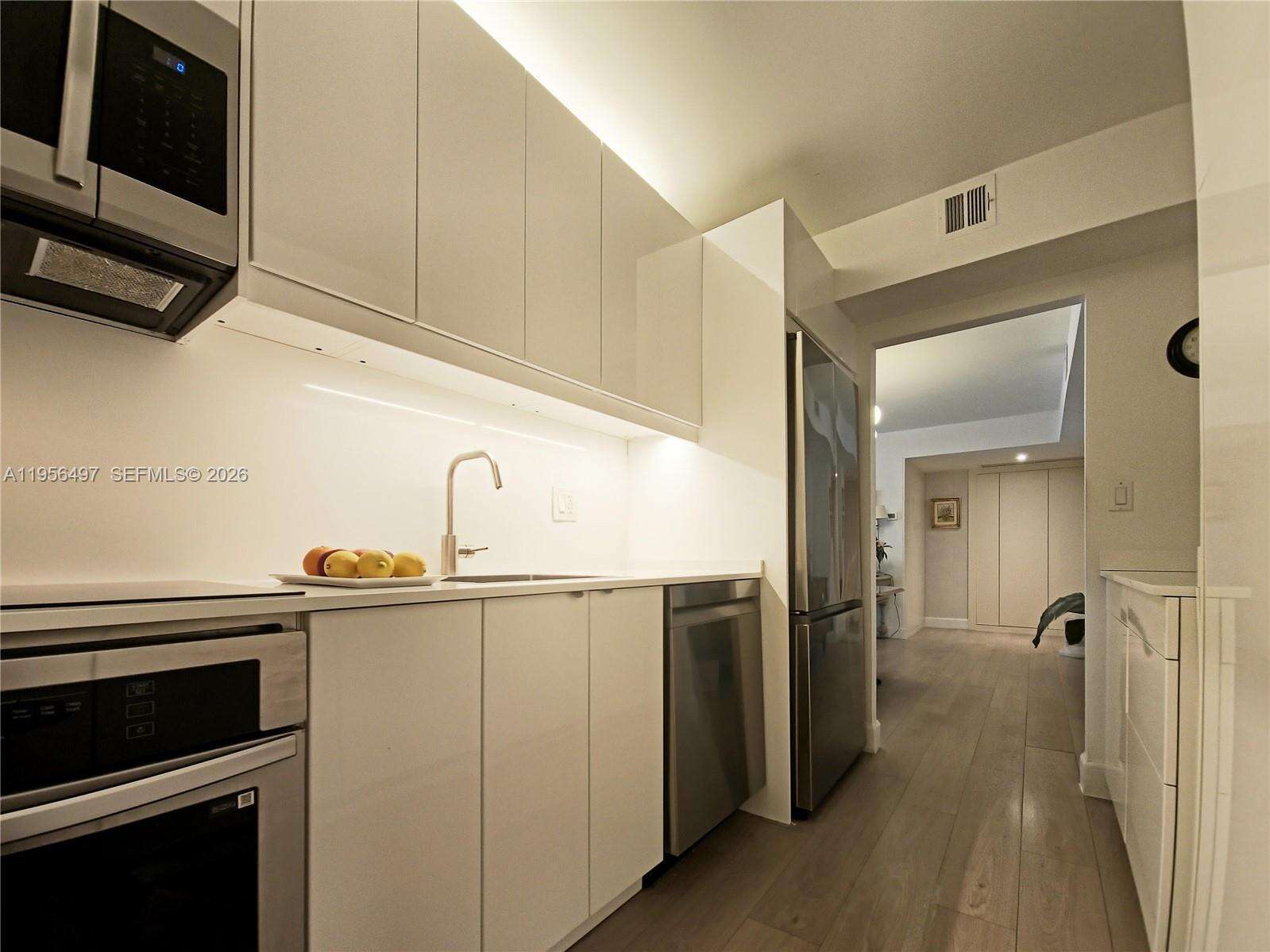 Brickell Bay Club at 2333 Brickell Ave, Miami, FL 33129 - For Sale photo 10