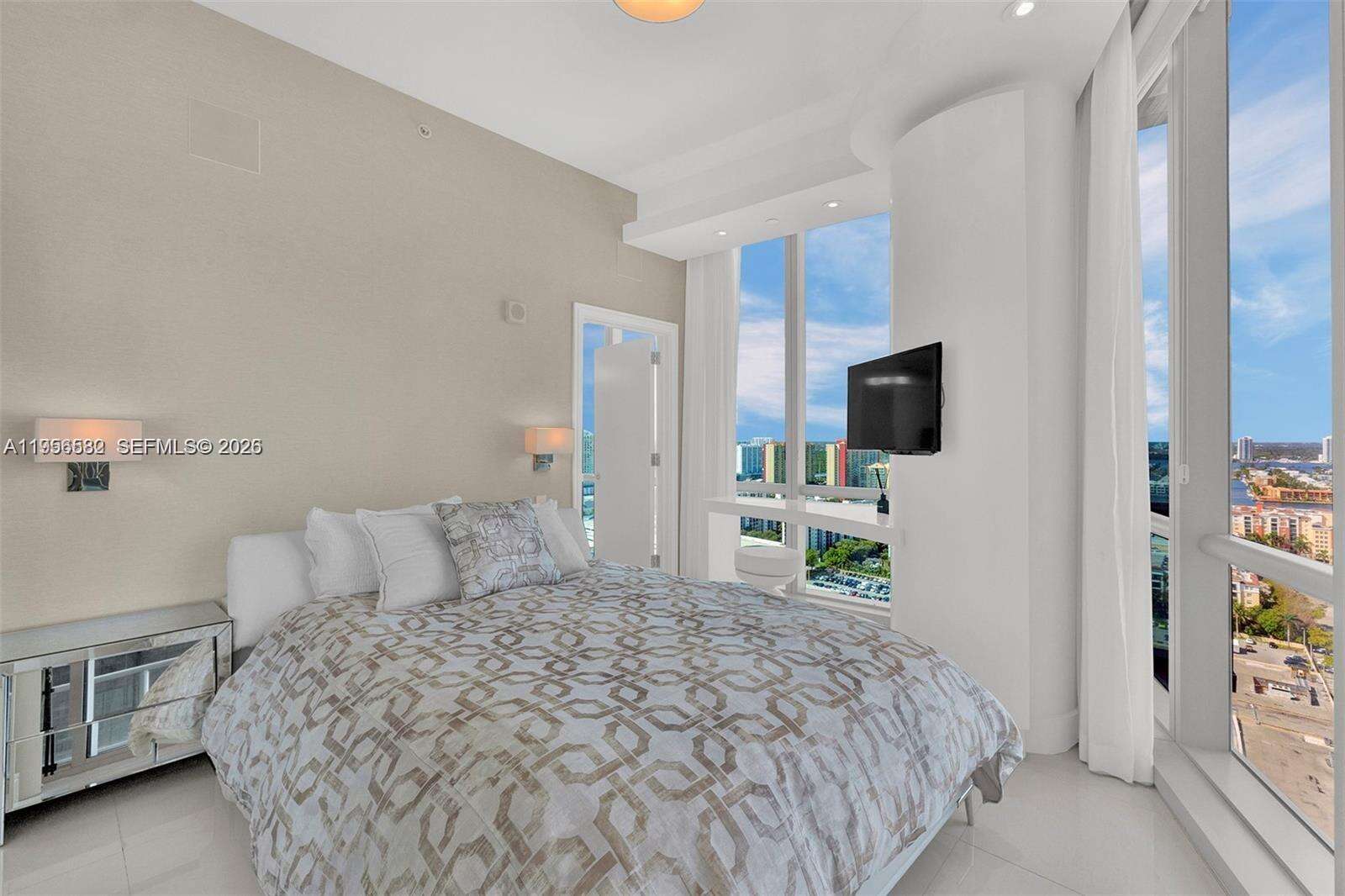 JADE OCEAN - 17121 Collins Ave, Sunny Isles Beach, FL 33160 | Picture 21