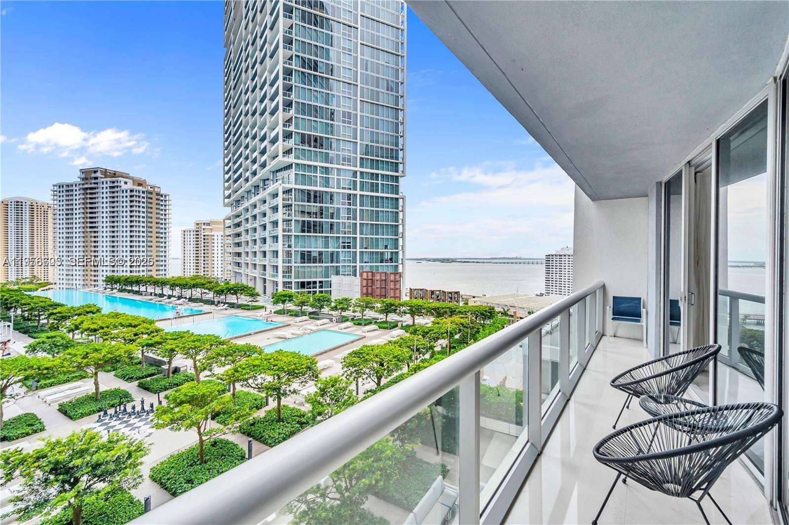 Icon Brickell 3 at 485 Brickell Ave, Miami, FL 33131 - For Sale photo 2