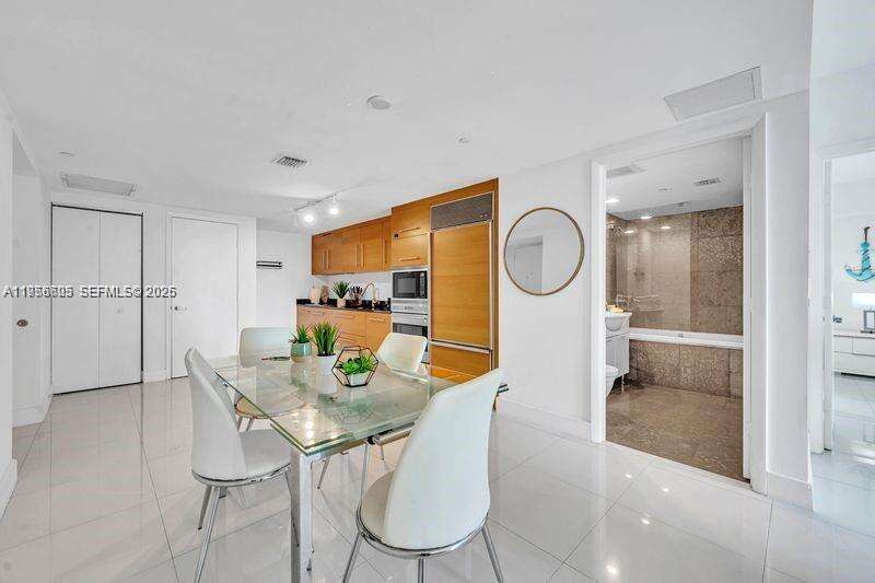 Icon Brickell 3 at 485 Brickell Ave, Miami, FL 33131 - For Sale photo 11