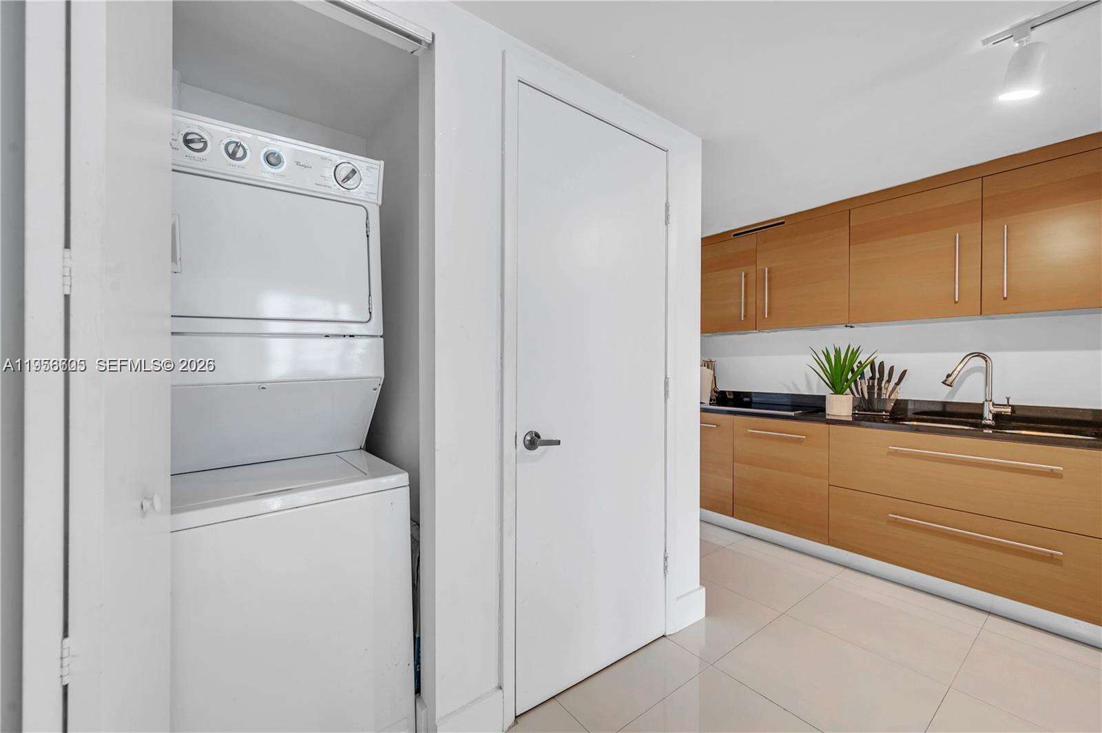 Icon Brickell 3 at 485 Brickell Ave, Miami, FL 33131 - For Sale photo 15
