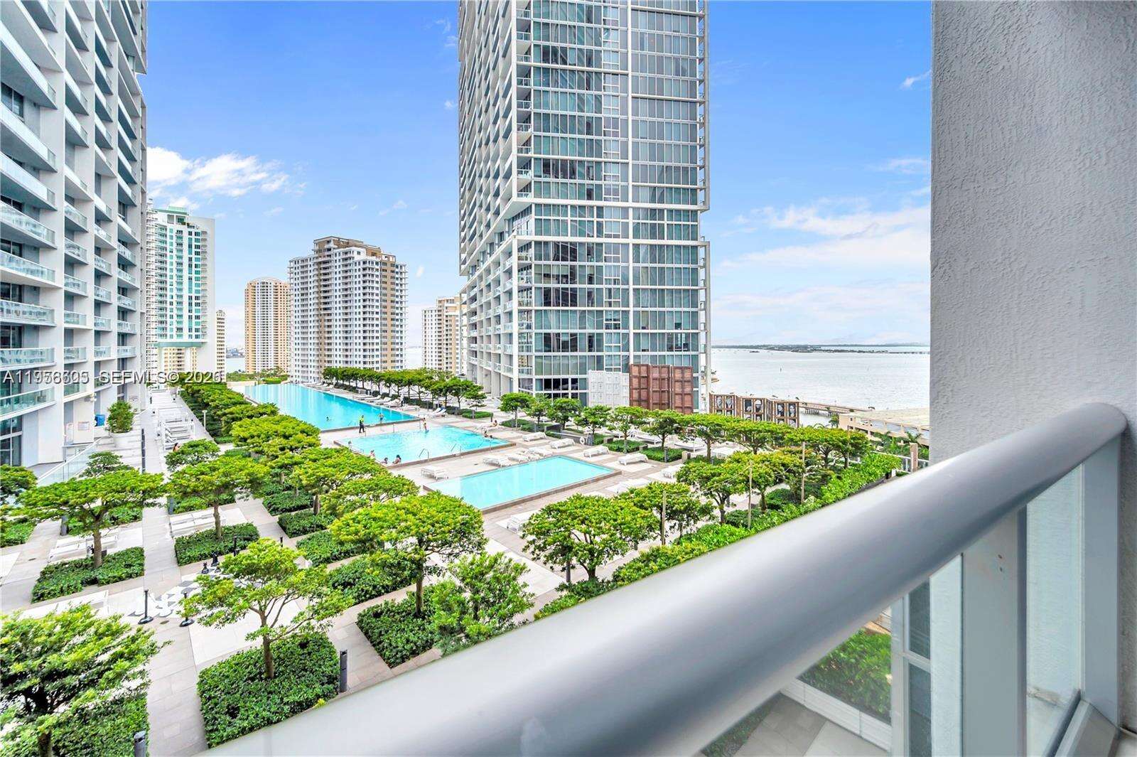 Icon Brickell 3 at 485 Brickell Ave, Miami, FL 33131 - For Sale photo 3