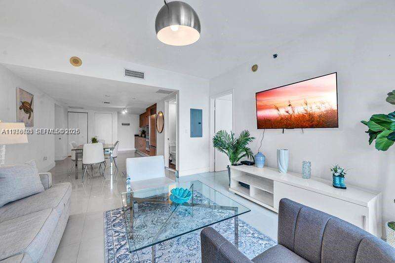 Icon Brickell 3 at 485 Brickell Ave, Miami, FL 33131 - For Sale photo 8