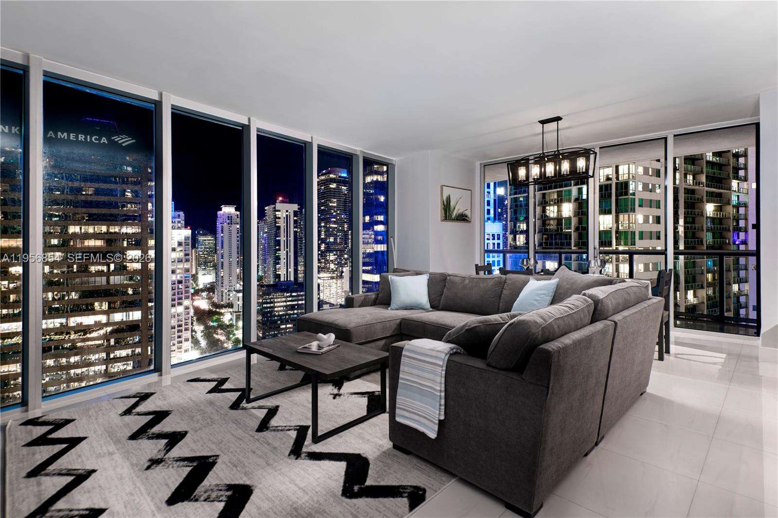 ICON BRICKELL CONDO NO 3 - 485 Brickell Ave, Miami, FL 33131 | Picture 2