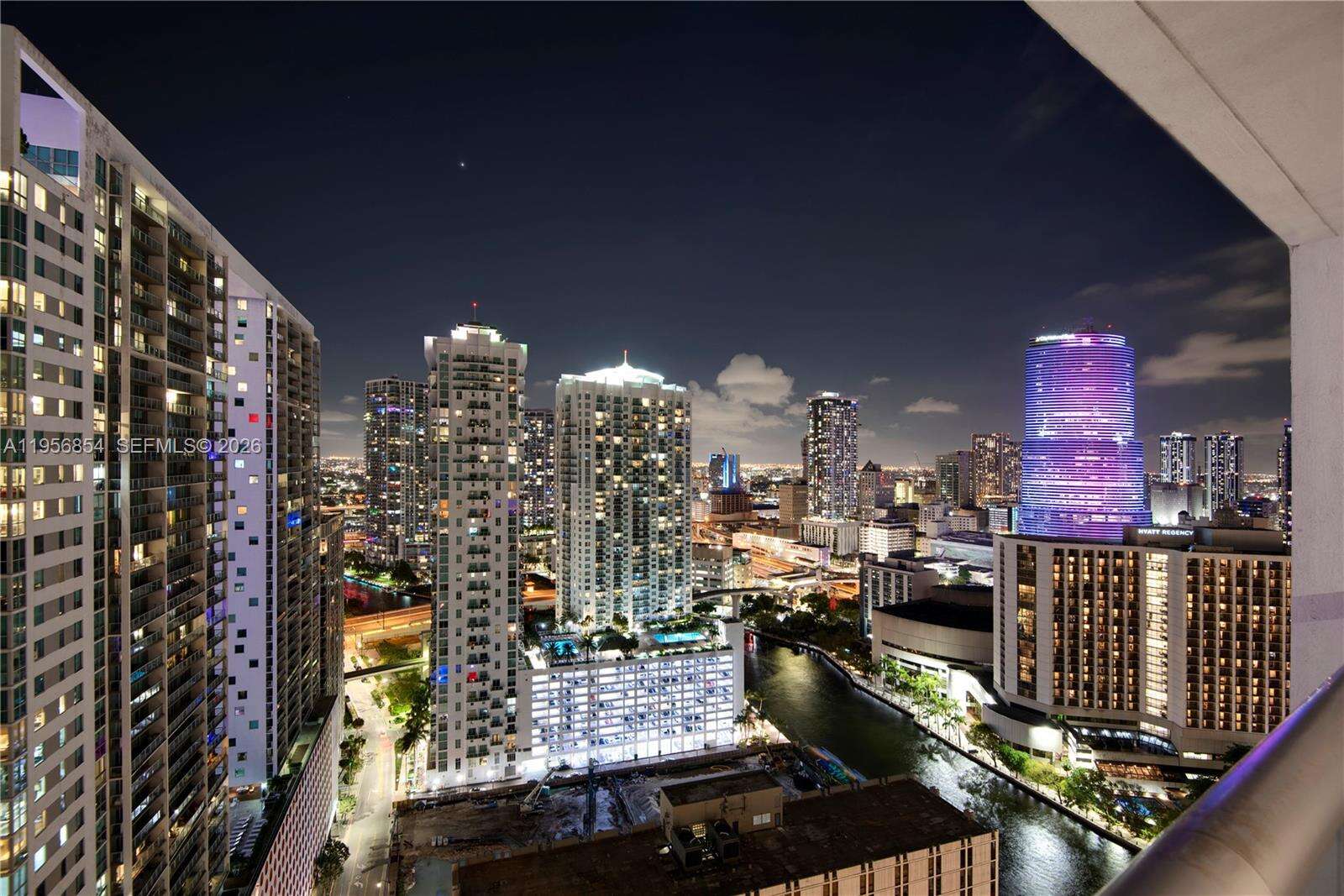 ICON BRICKELL CONDO NO 3 - 485 Brickell Ave, Miami, FL 33131 | Picture 12