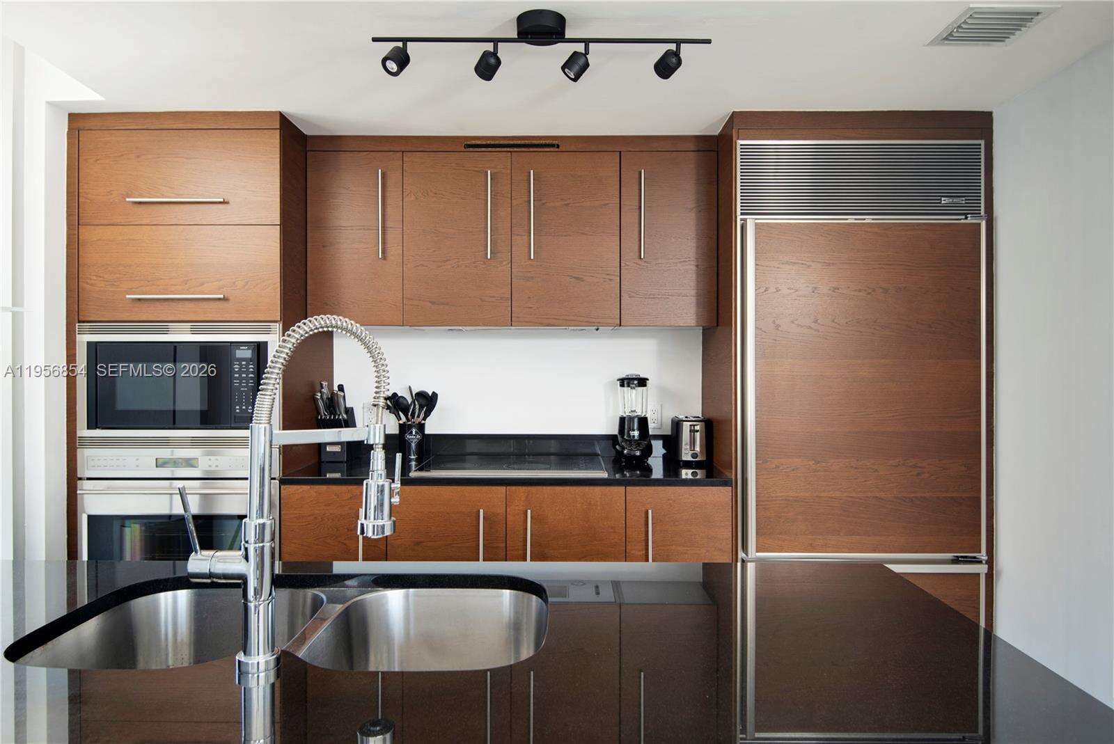 ICON BRICKELL CONDO NO 3 - 485 Brickell Ave, Miami, FL 33131 | Picture 17