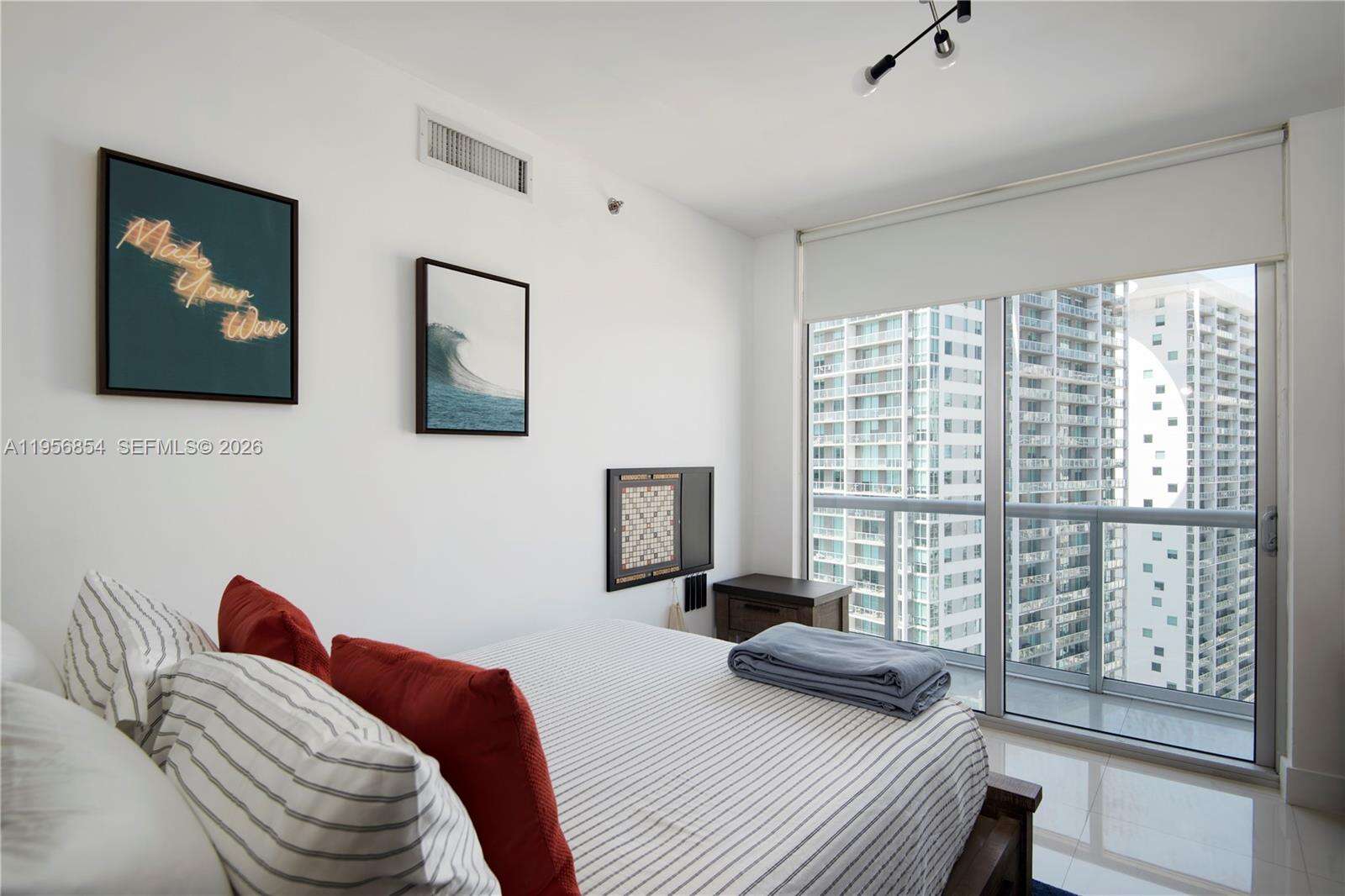 ICON BRICKELL CONDO NO 3 - 485 Brickell Ave, Miami, FL 33131 | Picture 23