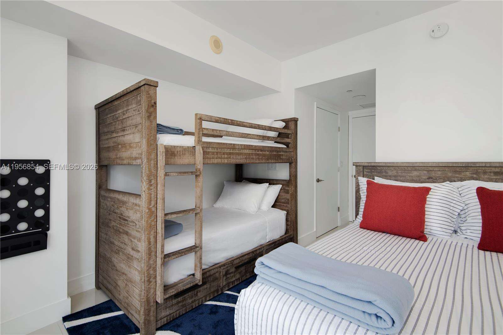 ICON BRICKELL CONDO NO 3 - 485 Brickell Ave, Miami, FL 33131 | Picture 26