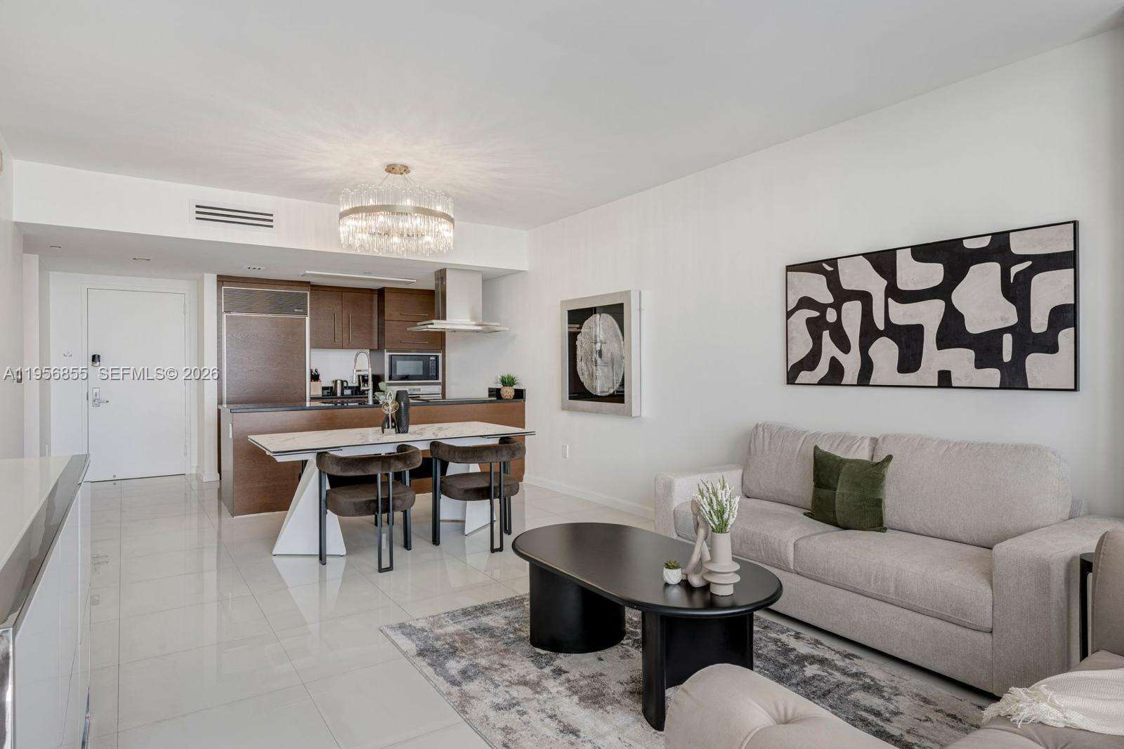 Icon Brickell 3 at 485 Brickell Ave, Miami, FL 33131 - For Sale photo 2