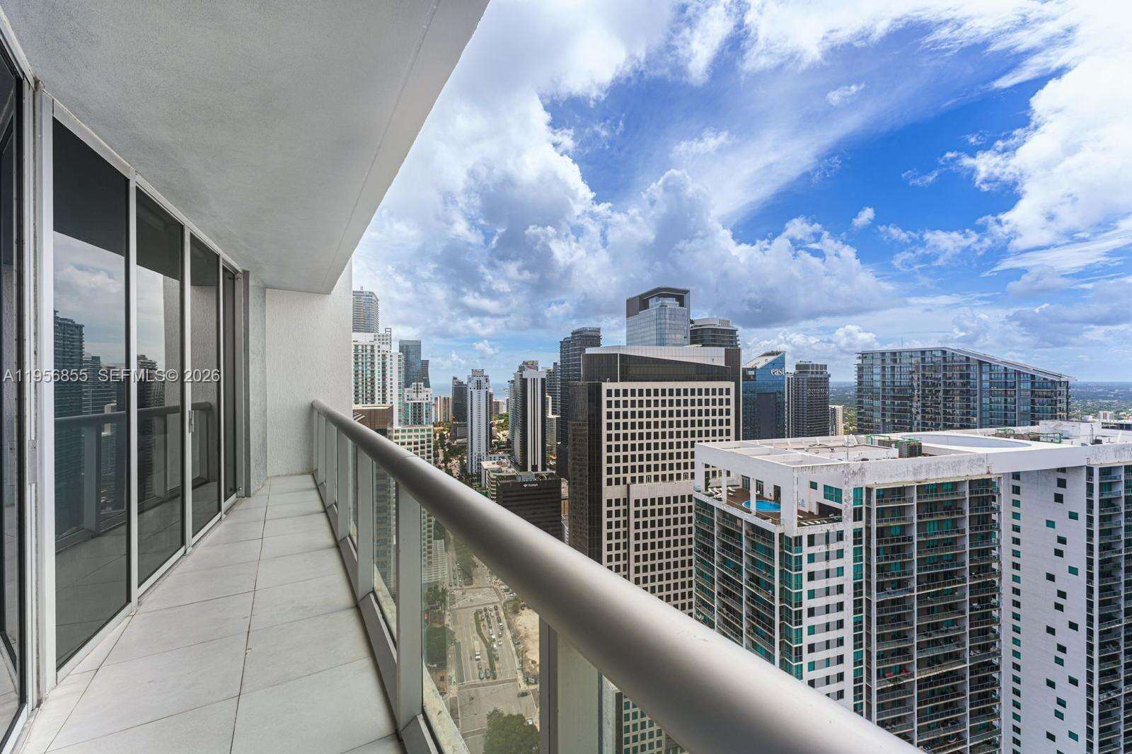 Icon Brickell 3 at 485 Brickell Ave, Miami, FL 33131 - For Sale photo 3