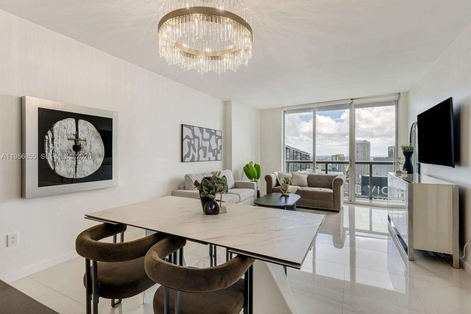 Icon Brickell 3 at 485 Brickell Ave, Miami, FL 33131 - For Sale photo 4