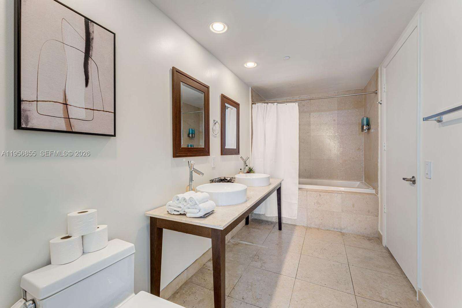 Icon Brickell 3 at 485 Brickell Ave, Miami, FL 33131 - For Sale photo 8
