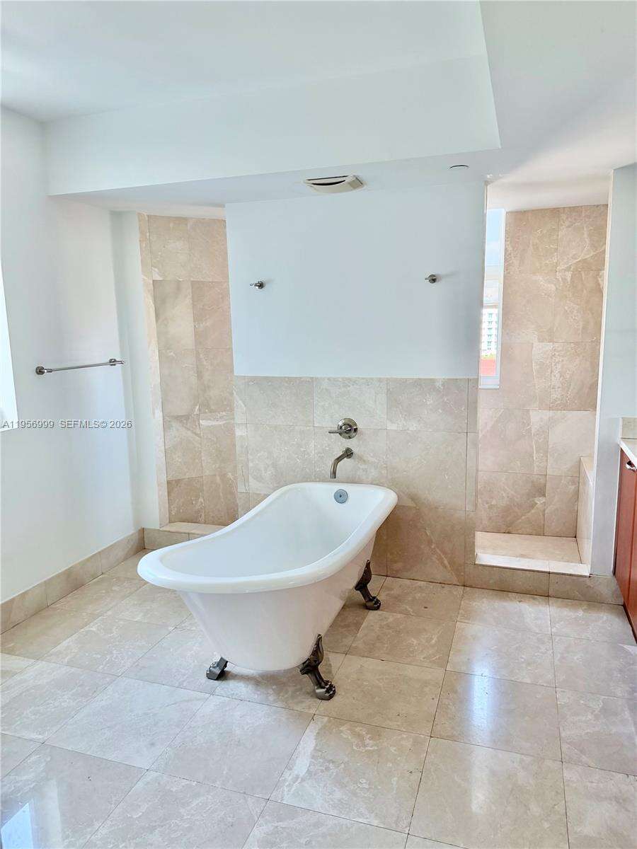 THE PENINSULA II - 3301 183 St, Aventura, FL 33160 | Picture 8