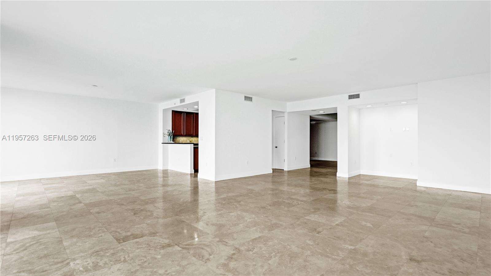 HAMPTONS SOUTH - 20201 Country Club Dr, Aventura, FL 33180 | Picture 14