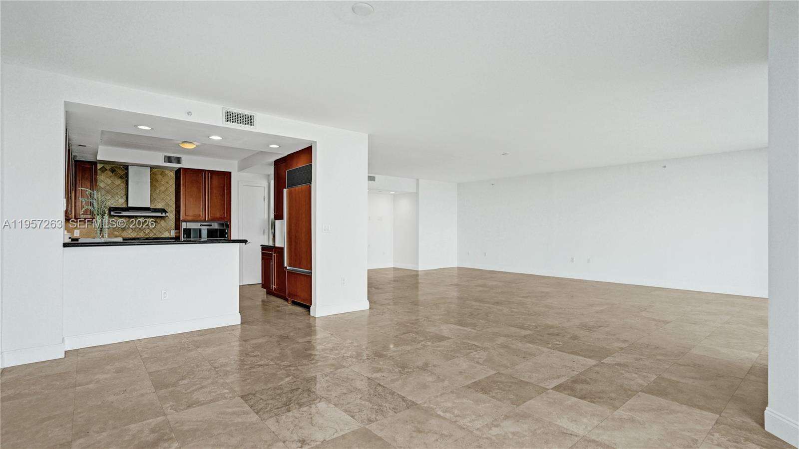 HAMPTONS SOUTH - 20201 Country Club Dr, Aventura, FL 33180 | Picture 16