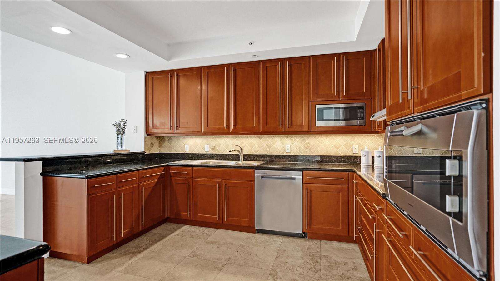 HAMPTONS SOUTH - 20201 Country Club Dr, Aventura, FL 33180 | Picture 22