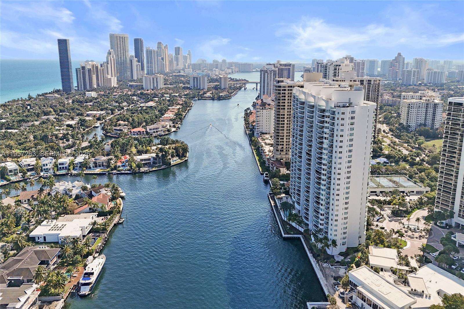 HAMPTONS SOUTH - 20201 Country Club Dr, Aventura, FL 33180 | Picture 69