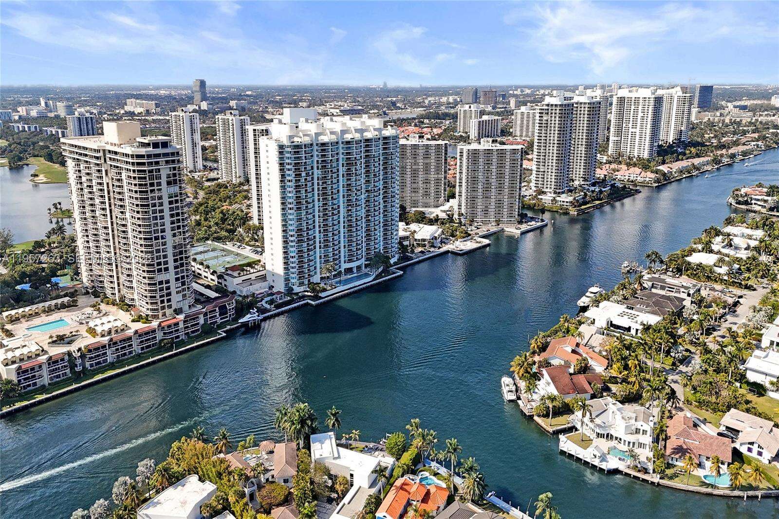 HAMPTONS SOUTH - 20201 Country Club Dr, Aventura, FL 33180 | Picture 75