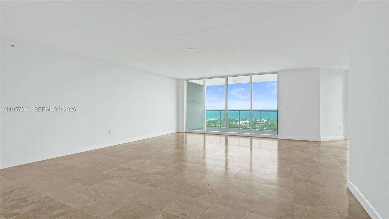 HAMPTONS SOUTH - 20201 Country Club Dr, Aventura, FL 33180 | Picture 9