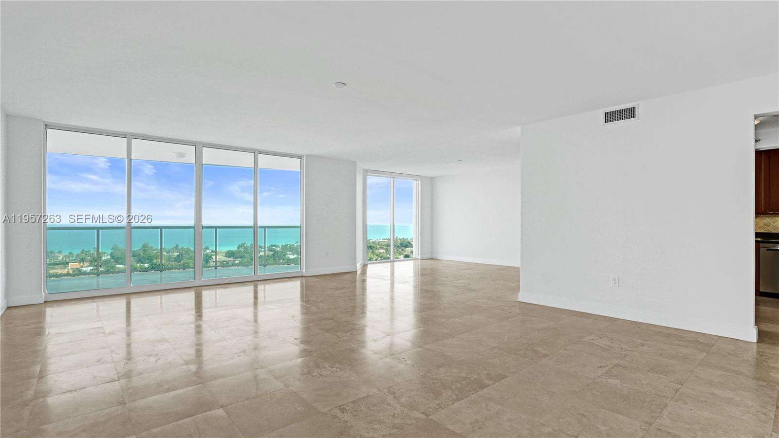 HAMPTONS SOUTH - 20201 Country Club Dr, Aventura, FL 33180 | Picture 10