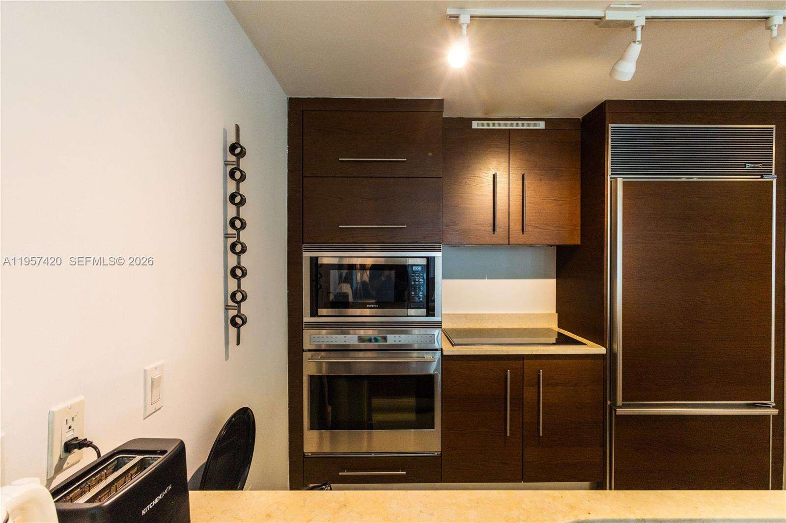 Icon Brickell 1 at 475 Brickell Ave, Miami, FL 33131 - For Sale photo 12