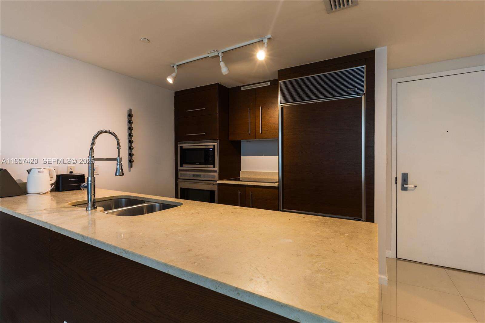 Icon Brickell 1 at 475 Brickell Ave, Miami, FL 33131 - For Sale photo 14
