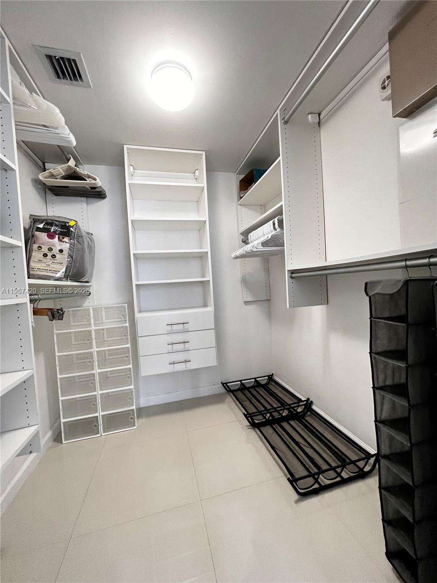 Icon Brickell 1 at 475 Brickell Ave, Miami, FL 33131 - For Sale photo 20