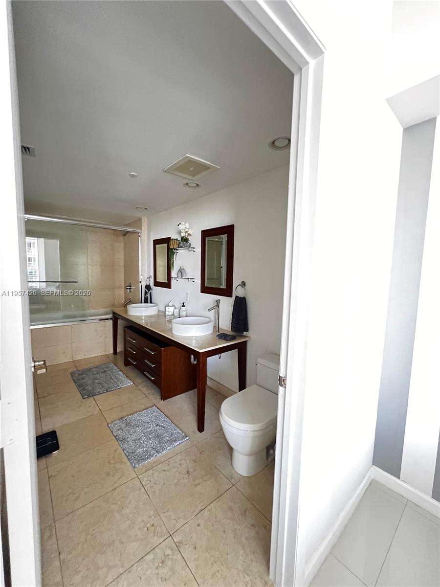 Icon Brickell 1 at 475 Brickell Ave, Miami, FL 33131 - For Sale photo 32