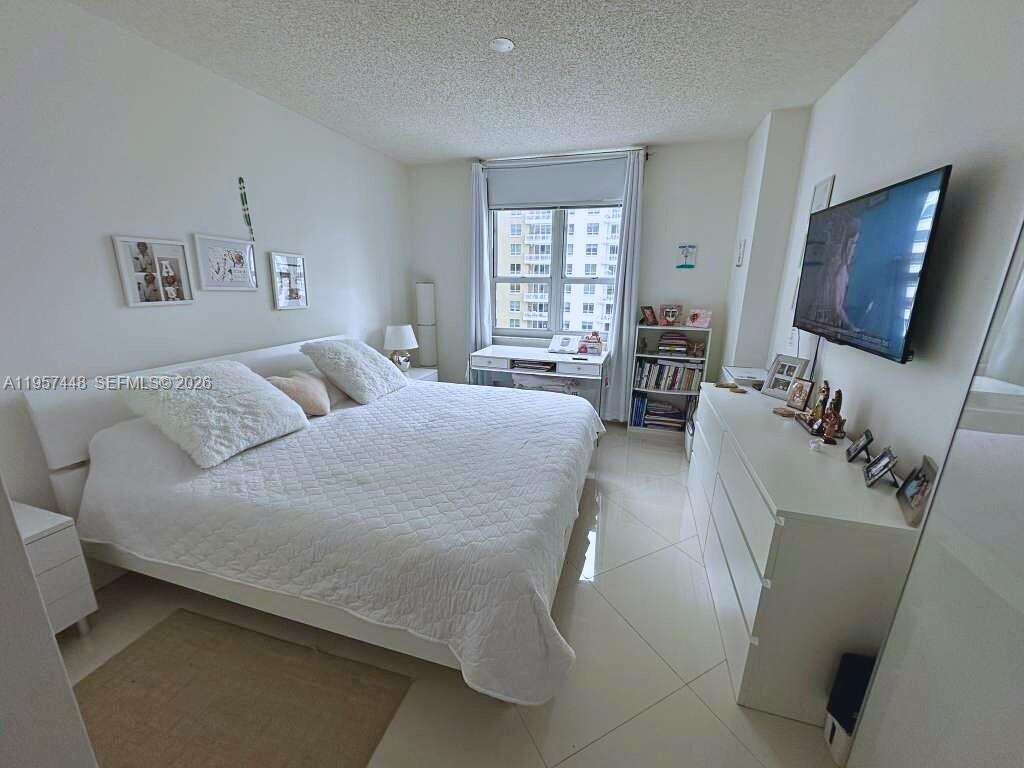 Courvoisier Courts at 701 Brickell Key Blvd, Miami, FL 33131 - For Sale photo 9