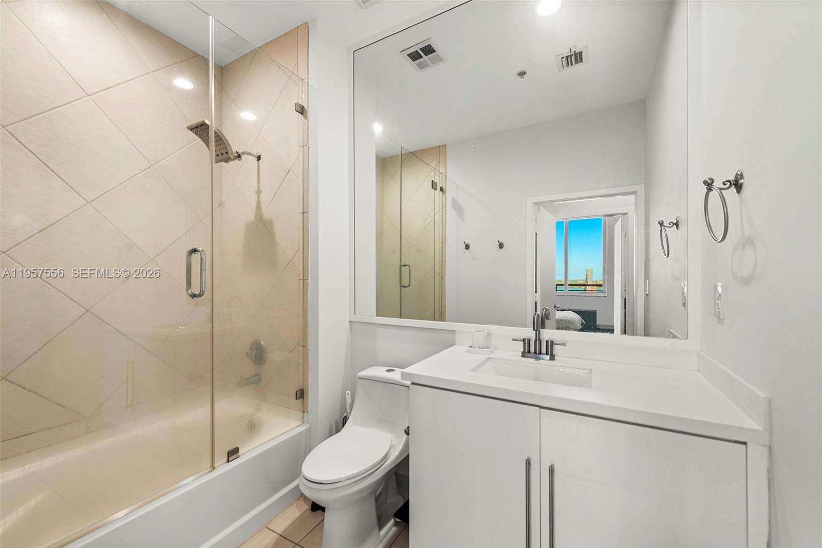 One Miami East at 335 Biscayne Blvd, Miami, FL 33131 - For Sale photo 10