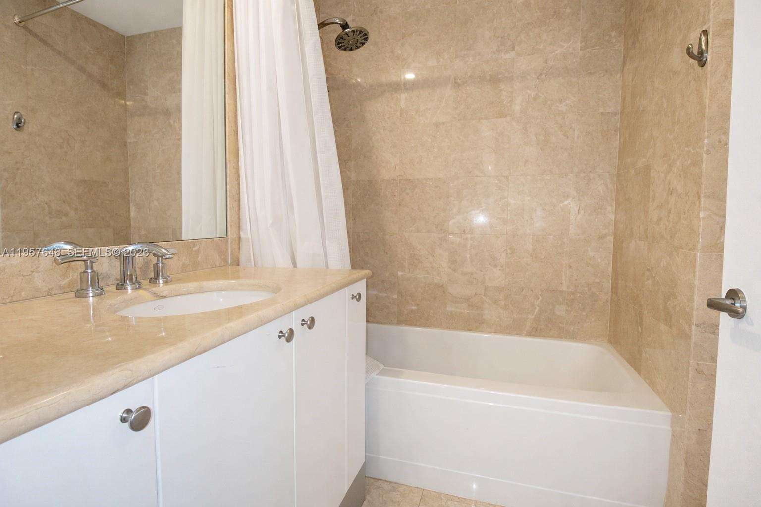 CARBONELL - 901 Brickell Key Blvd, Miami, FL 33131 | Picture 12