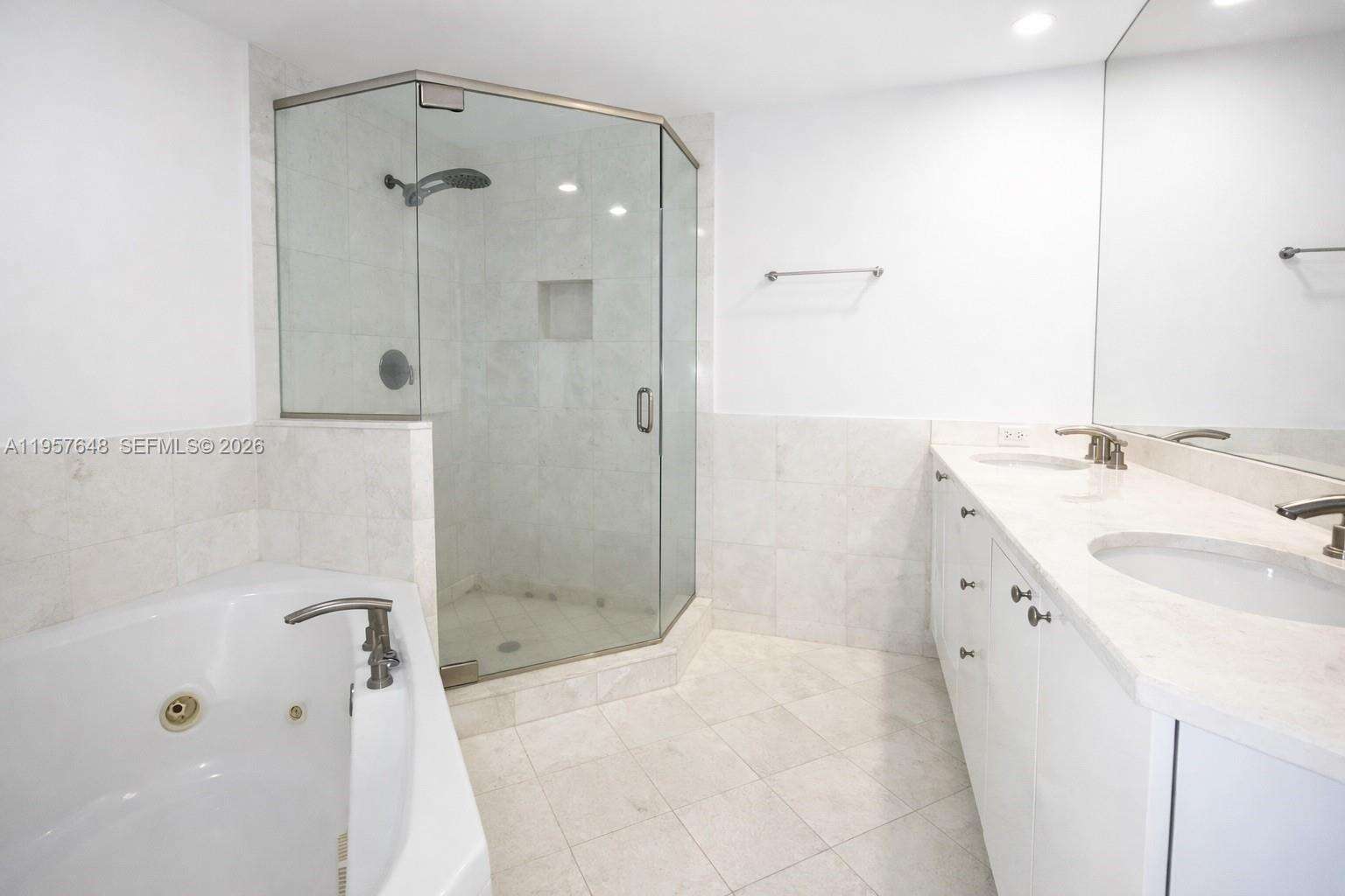 CARBONELL - 901 Brickell Key Blvd, Miami, FL 33131 | Picture 8