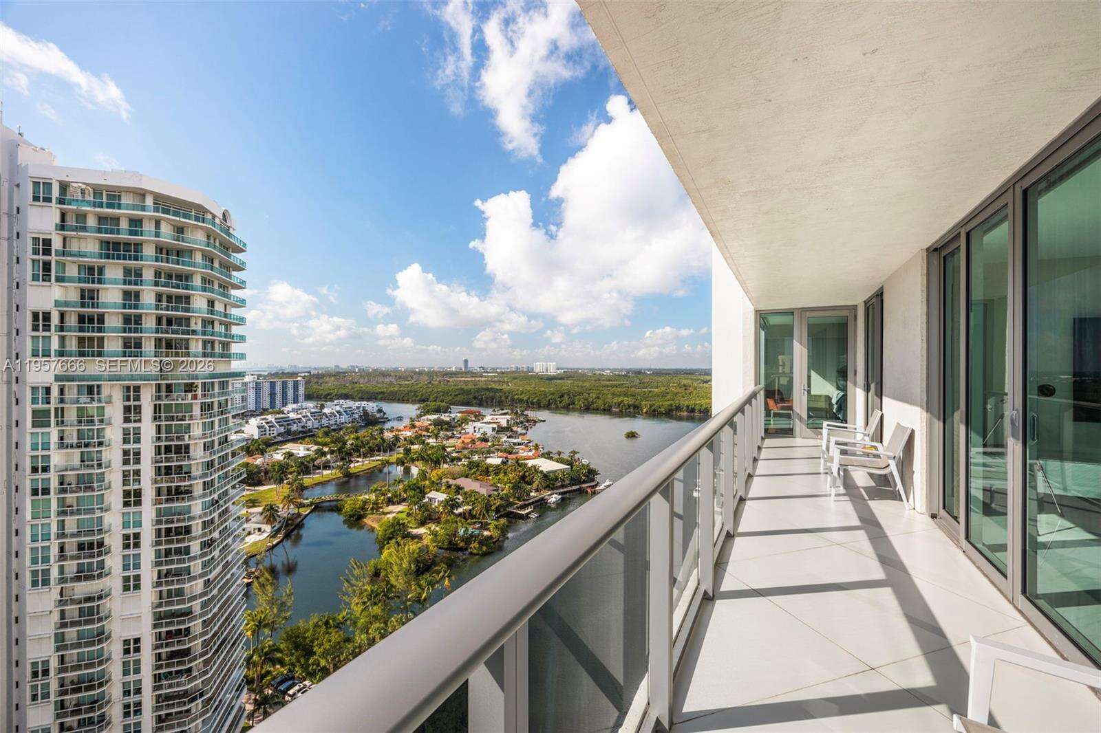 PARQUE TOWERS - 300 Sunny Isles Blvd, Sunny Isles Beach, FL 33160 | Picture 1
