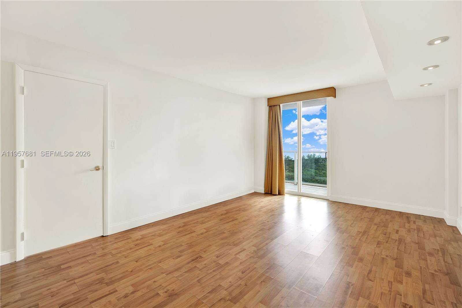 Arlen House at 100 Bayview Dr, Sunny Isles Beach, FL 33160 - For Sale photo 16