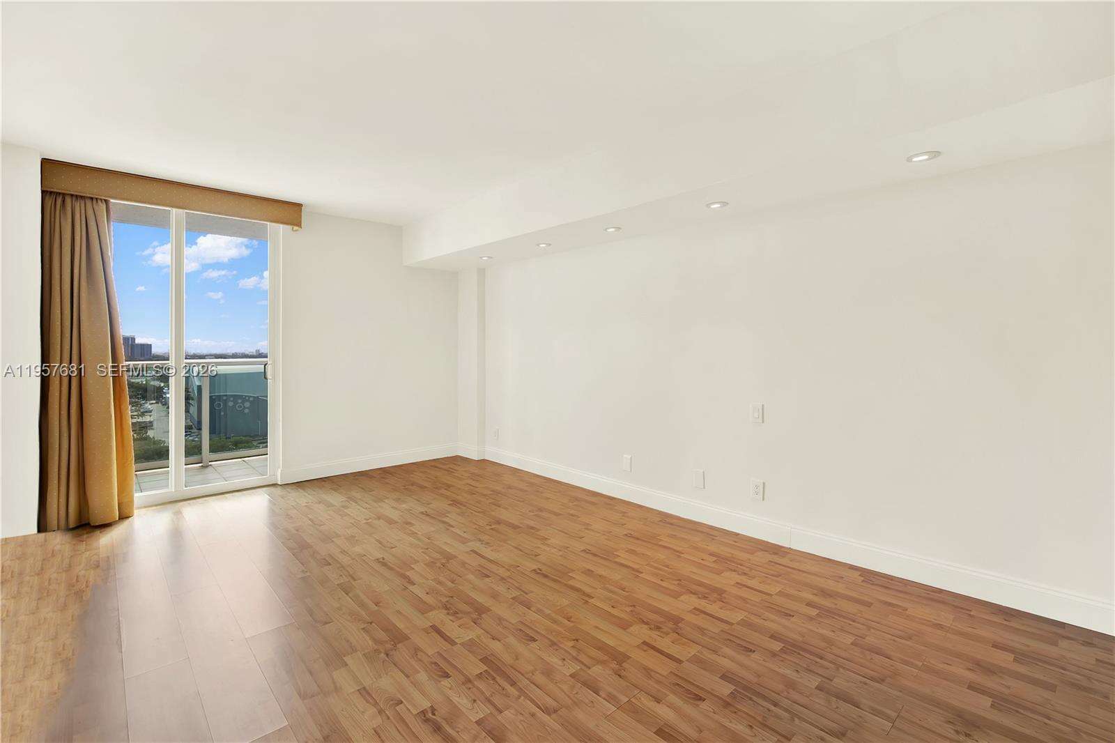 Arlen House at 100 Bayview Dr, Sunny Isles Beach, FL 33160 - For Sale photo 18