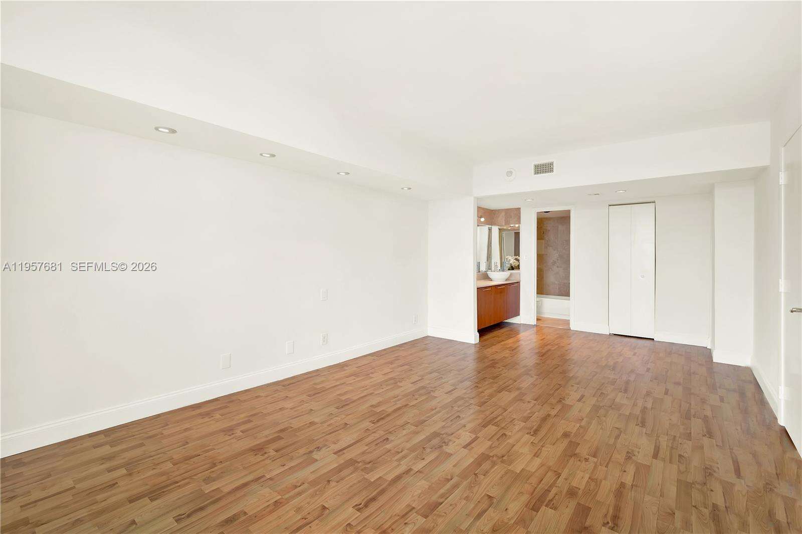 Arlen House at 100 Bayview Dr, Sunny Isles Beach, FL 33160 - For Sale photo 19